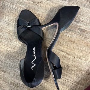 Nina dress heel size 8.5 like new condition